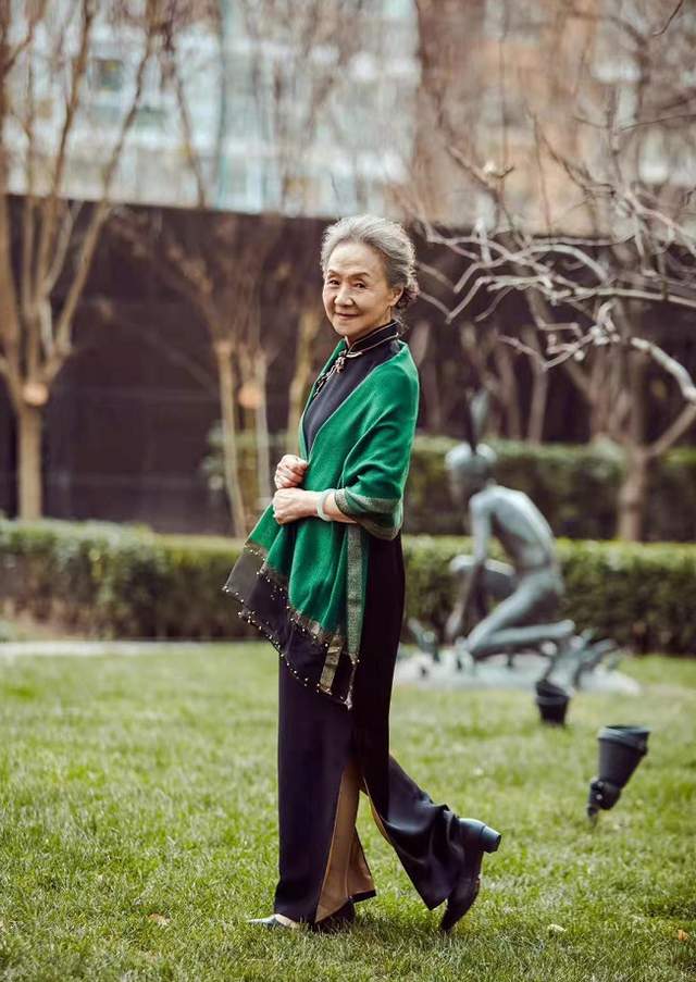 意境唯美女生背影图片,意境唯美女生背影图片动漫(这6位优雅老去的