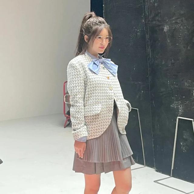 儿童发型图片 小女孩发型绑扎方法简单又可爱，儿童发型图片（几款绝美的新年公主编发）