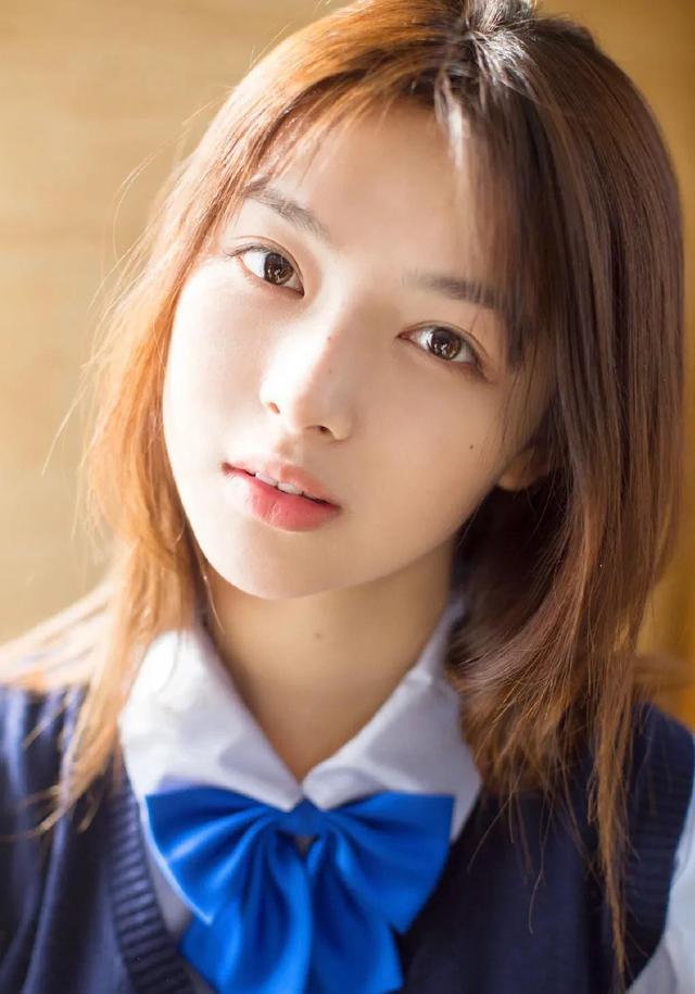 向女生表白的话，怎么追女孩子做女朋友怎么聊天（追一个女生表白的话）