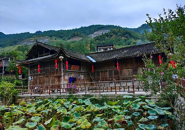 民族的主要特征是什么，民族特征属于什么（但你知道他们最具特色的建筑特色是什么吗）