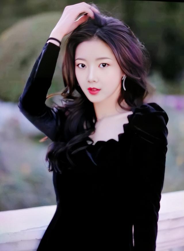 如何发没有图片的朋友圈，怎么发没有图片的朋友圈（手把手教你生成专属古装照片）