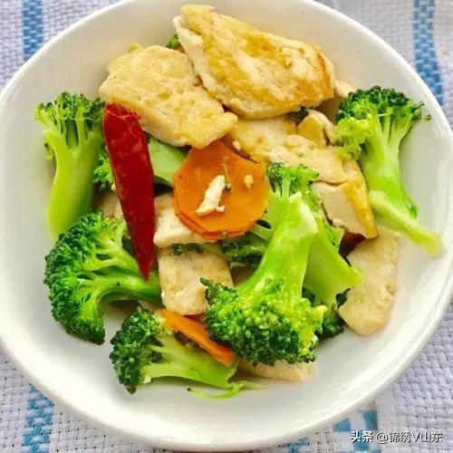 包菜炒牛肉片如何做，包菜炒牛肉怎么做好吃（节后朋友来家里做客）