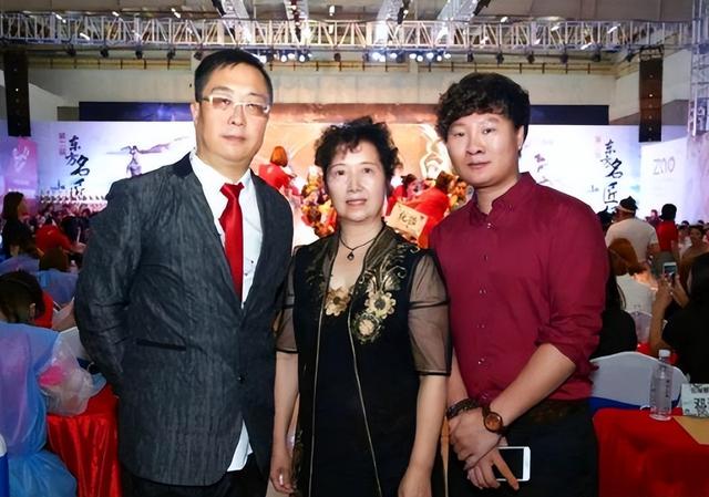 闪闪的红星潘冬子人物简介，娶普通人张玲亚为妻