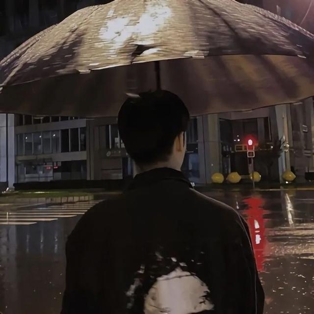 好看的男头，微信头像，好看的男头（好看帅气的个性男头像）