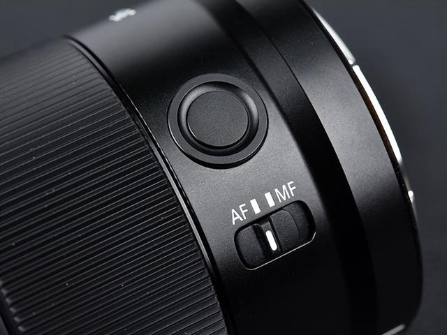 yn是什么牌子，1799元国产全画幅自动对焦镜头