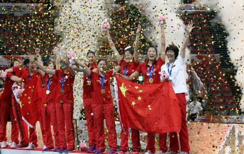 2004女排奥运会决赛视频 2004年雅典奥运会女排决赛中国女排姑娘们