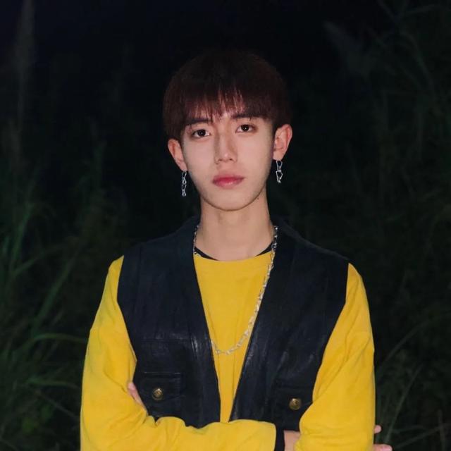 好看的男头，微信头像，好看的男头（好看帅气的个性男头像）