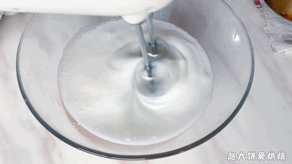 怎样做生日蛋糕，怎样做生日蛋糕的奶油（不用花钱订蛋糕）