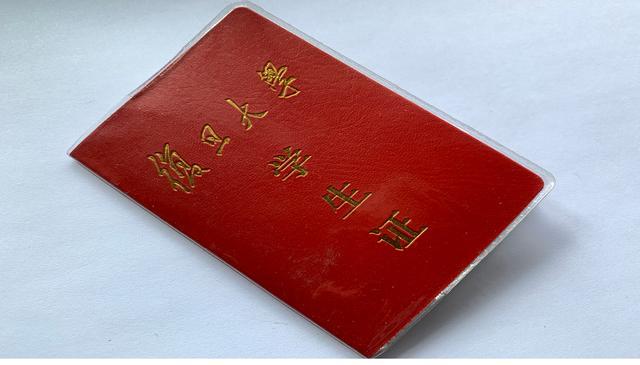 身份证过期了可以坐高铁吗，身份证过期了可以坐飞机吗（想要走自动验票通道）