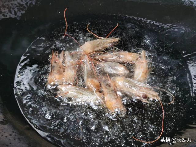 虾蒸蛋怎么做好吃又嫩，虾蒸蛋怎么做好吃又嫩好吃（详细的做法和步骤全告诉你）