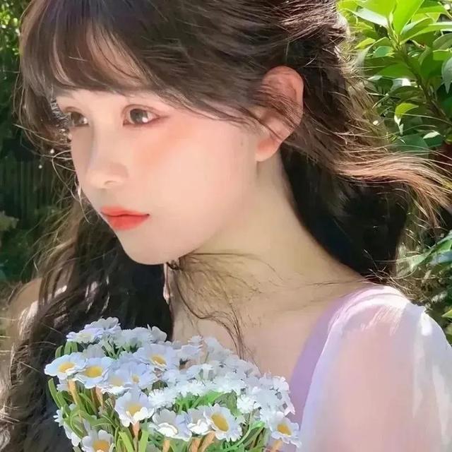 女头/ins纯欲风，微信头像，女头/ins纯欲风（女头/纯欲/捧花/风华正茂当然要落落大方）