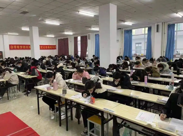 3+2大专和高考后大专的区别，3+2大专和高考后大专的区别是什么（3+2本科和4年制本科的区别）