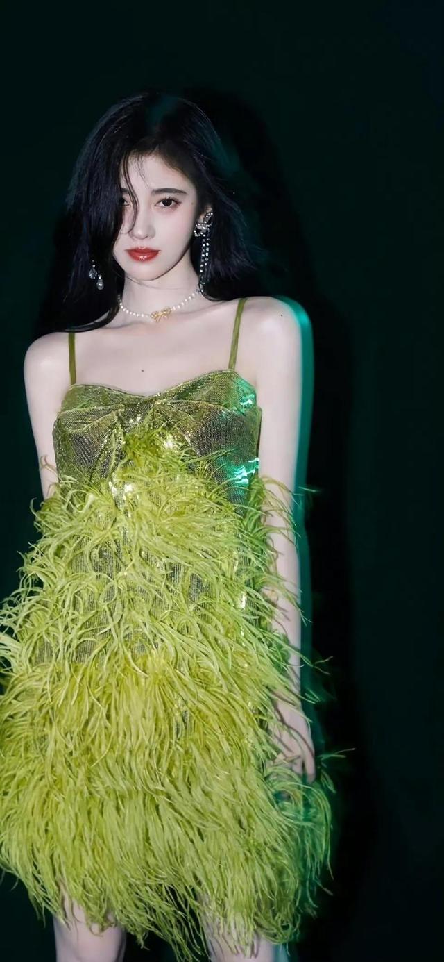 好看干净的背景图   夏天，好看干净的背景图书本天蓝色（夏日凉爽壁纸，更爱浅绿）