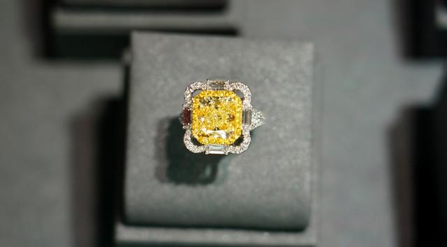 帝王托帕石，帝王托帕石宝石之国（橙黄色系宝石大盘点）