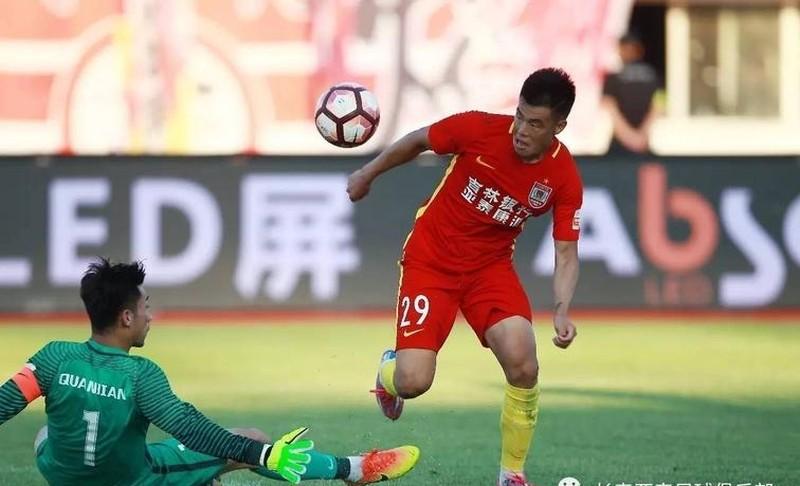 亚泰足球成员 足球报：亚泰4位注册门将伤了3位，很可能要派20岁的四门出战