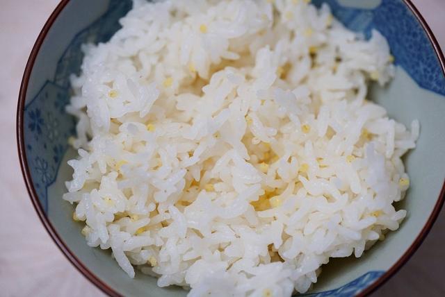 美的电饭煲预约时间怎么算，美的电饭煲预约时间怎么计算（单价近三千的电饭煲果然暗藏玄机）