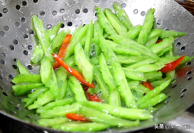 吃瓜是什么意思，吃瓜表情是什么意思（记得常吃这5种瓜）