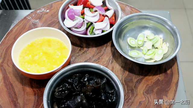 秋季吃什么菜好，秋季吃什么菜好呀（建议少吃猪肉和鱼肉）