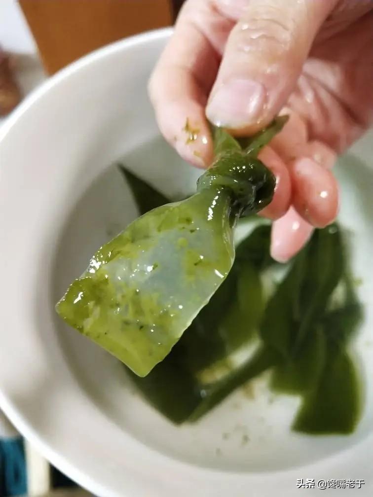 一般来说,海带变质不像其它的食物,能直观地看出来!