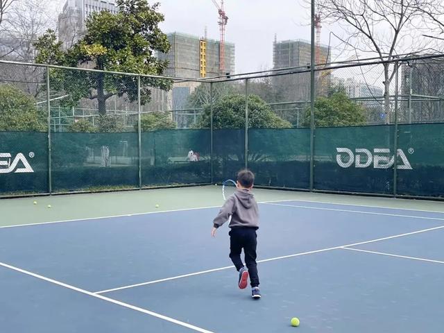 练肌肉会影响长高吗，长肌肉为什么会影响青少年的身高（4岁前不建议让娃做这2种运动）