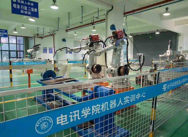 重庆电信职业学院，重庆电信职业学院招生专业、收费标注（走近汽车与智能制造工程学院丨电讯院系巡礼）