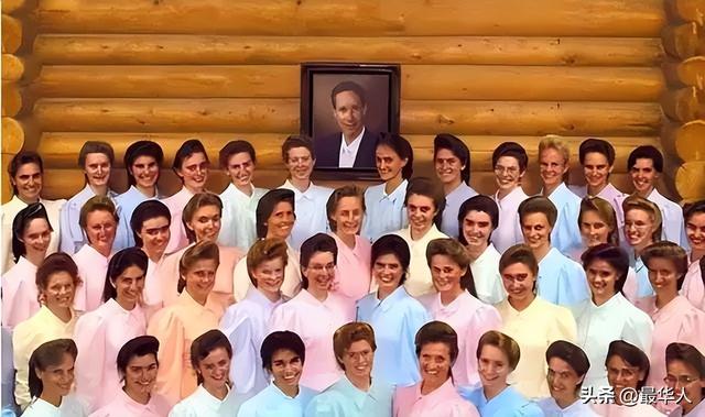 诡异笑容图片吓人，十大诡异笑容（为何会在法庭上露出诡异笑容）