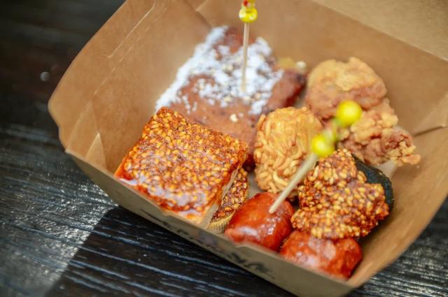 厦门宽厚里步行街的著名小吃，种草好久的厦门宽厚里美食店