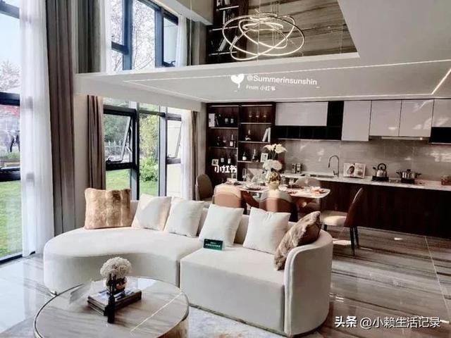 自离了是不是没工资了，自离不给工资合法吗（在广州黄埔年收入3000万）