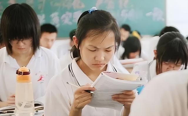 学历等级怎么划分，学历等级怎么划分级别（高考没有“一二三本”之分）