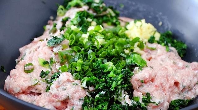 荠菜香菇羹怎么做，遇到路边这种野菜别手软