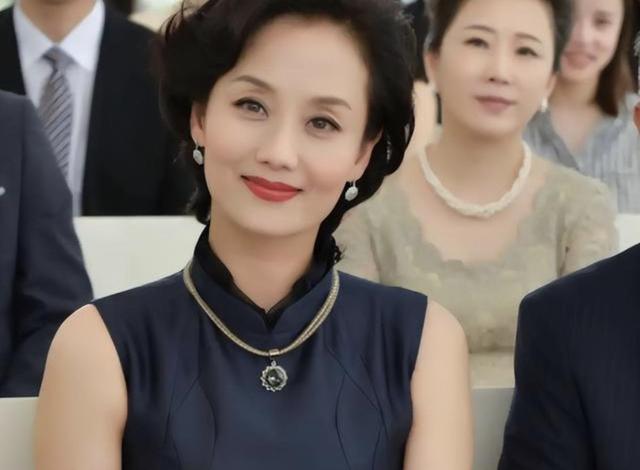 李颖个人资料简介，李颖个人资料（皮肤白皙紧致似少女）