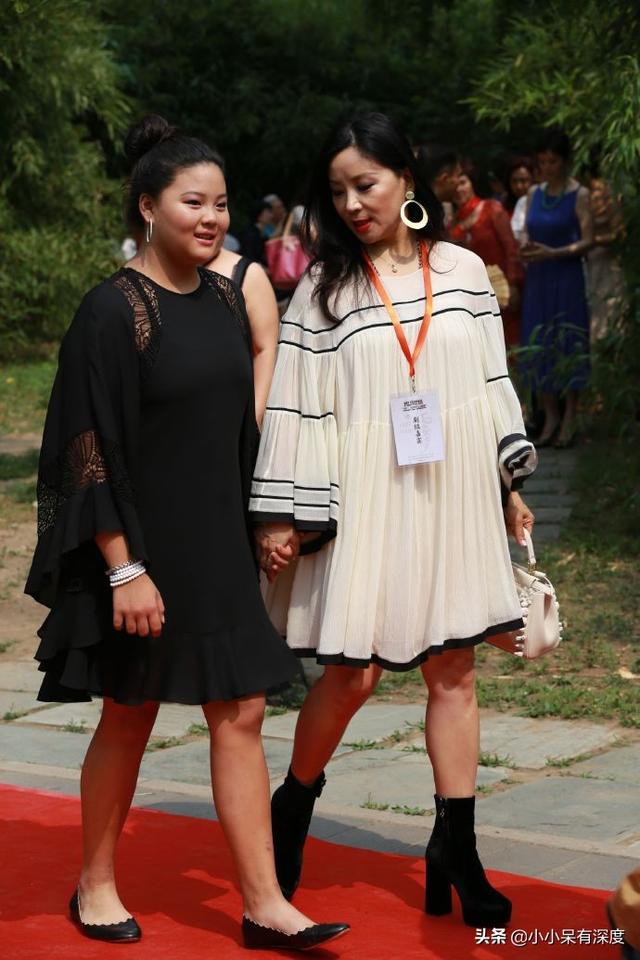 尤三姐扮演者，尤三姐扮演者 新版（但依旧可以看出当年惜春的影子）