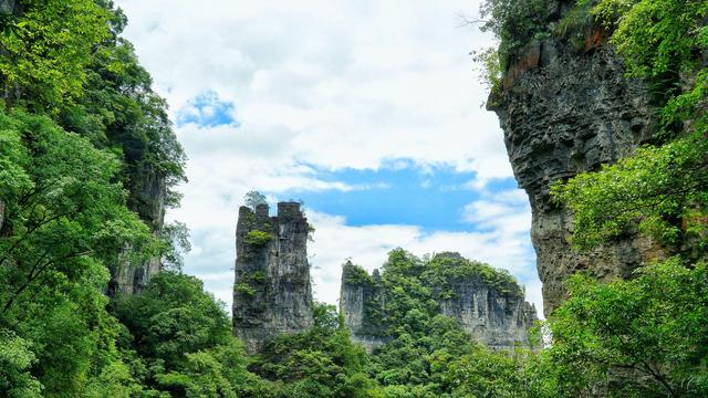 贵州旅游十大景点，贵州旅游十大景点排名千户苗寨（贵州十大冷门景点）