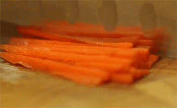 小孩眼睛红血丝是怎么回事，儿童眼睛红血丝怎么回事（眼里有红血丝是怎么回事）