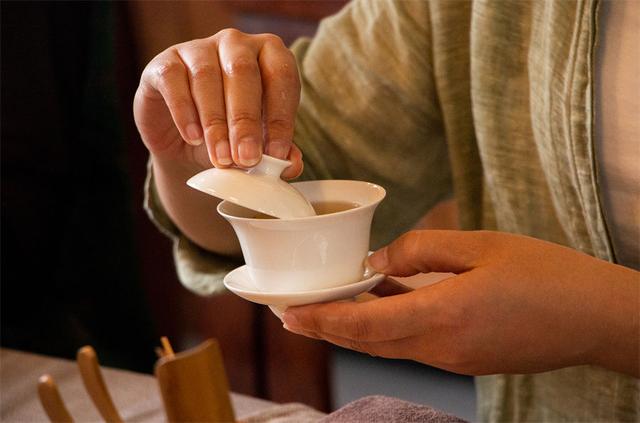 茶艺师是做什么的，茶艺师到底是做什么的（泡茶小妹职业素养手册）
