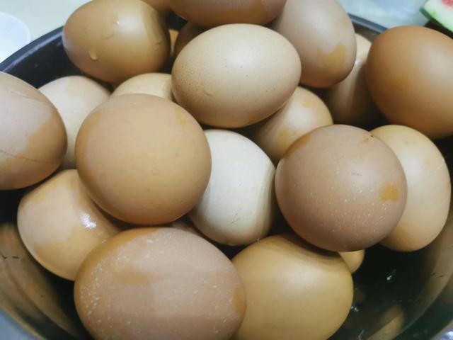 腌咸鸡蛋的最佳方法，正宗咸鸡蛋的腌制方法（腌点咸鸡蛋）