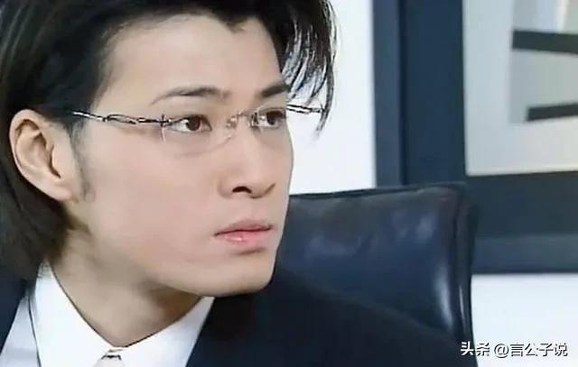 横空出世,男主角"季晴川的饰演者许绍洋一下红透半边天,他那日式长发