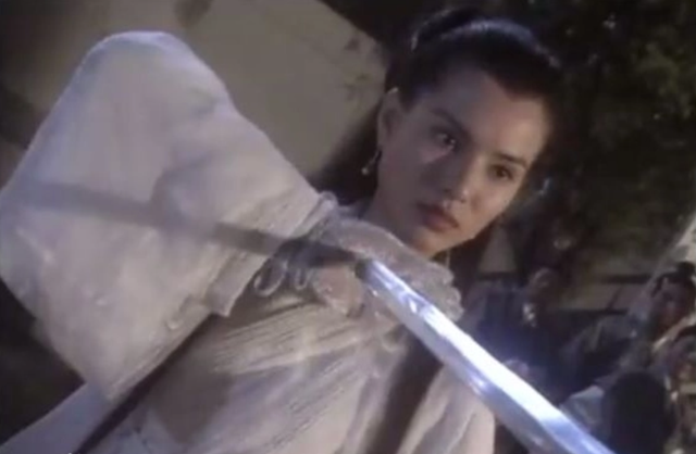 流星镖的威力测试，细数武侠剧中美女使用武器