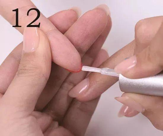 美甲怎么快速卸掉，怎么快速把美甲卸掉（最全的正确的涂甲油胶步骤——卸甲的操作步骤教程）