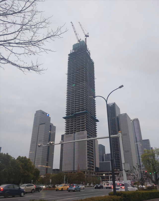 南京国际金融中心，南京cbd进展为什么慢（300米以上超高层建筑超10个——将发展成全球新兴摩天都市）
