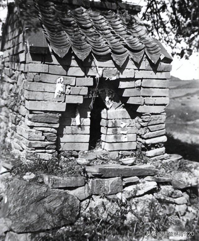 土地庙对联加横批7字，土地庙宇对联七字（旧时的土地庙及其对联）