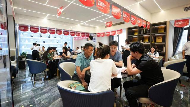 家私开业怎么说祝福语，家具城开业祝福语（高品质好颜值巨优惠——金煌装饰整家定制家居馆盛大开业）