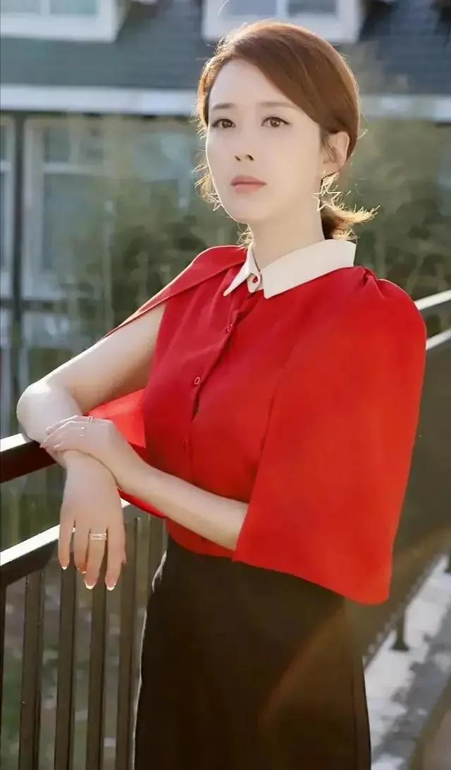 颜丹晨个人资料，颜丹晨个简介（颜丹晨，几张绝美照片）