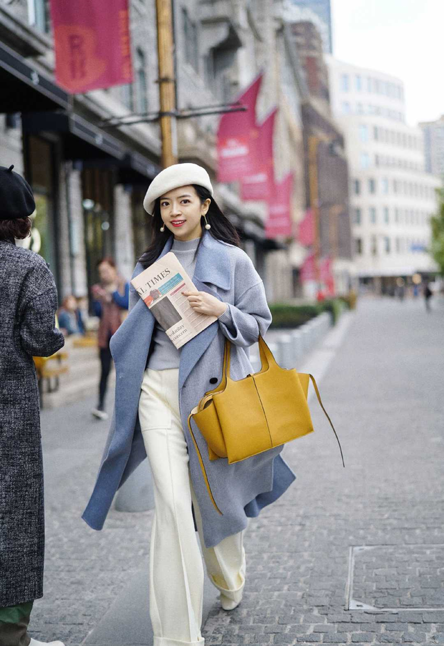 蓝色配什么颜色，蓝色配什么颜色上衣（穿“蓝+白”准没错）