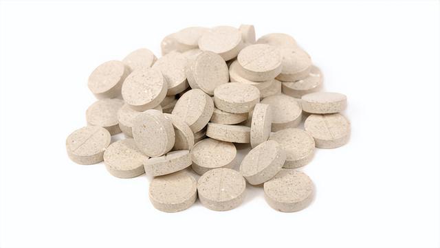 西瓜霜含片的功效与作用,西瓜霜含片的功效与作用说明书(慢性咽喉炎吃