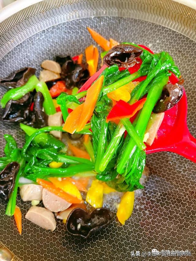 健康食谱 早中晚餐，健康的早晚餐食谱是什么（2022中国居民膳食指南准则六）