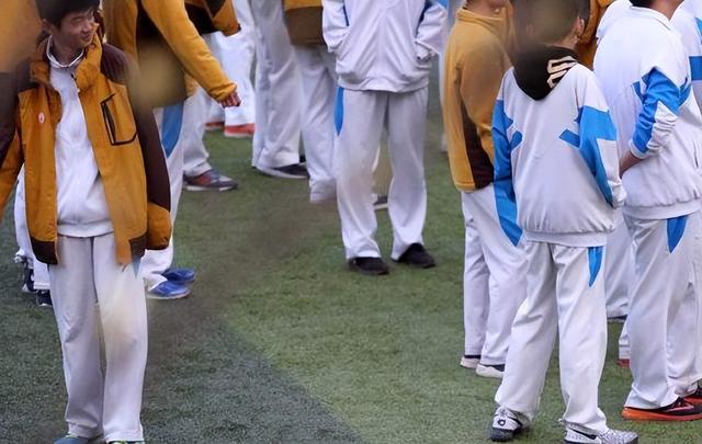 学生家庭情况怎么写，也能看出学生的家庭“贫富差距”