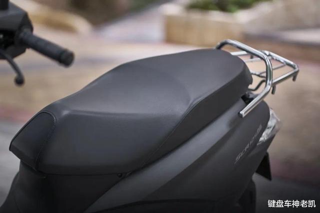 五羊本田喜鲨125踏板摩托车推荐，五羊本田发布2022款SCR125喜鲨