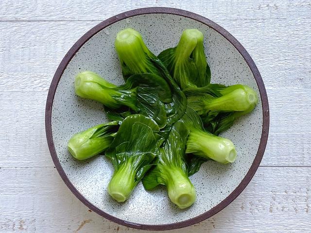 红烧鲍鱼的做法，红烧鲍鱼的做法及清洗（鲍鱼红烧也很好吃）