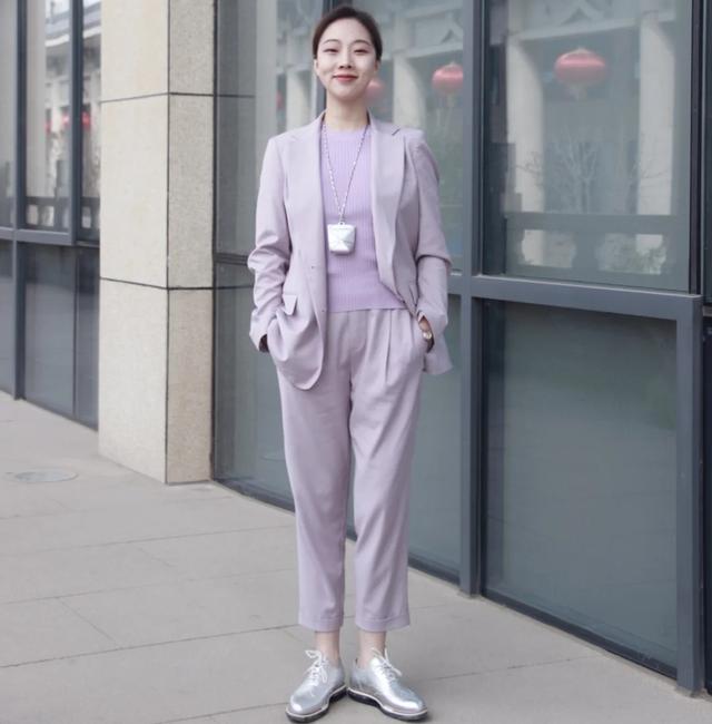 女士正装是哪几种衣服图片，女士的什么衣服才算正装（今秋流行一款西装）